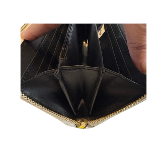 Badiya Pineapple Print Women's Wallet - Picture 6 of 6